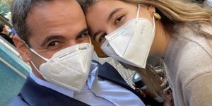 μητσοτακης με κόρη 