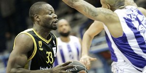 Basket League: «Άλωσε» και το Ιβανώφειο η ΑΕΚ, 79-72 τον Ηρακλή