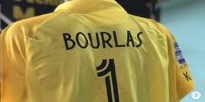 Η φανέλα του Αρη για τον Αλμπερτ Μπουρλά