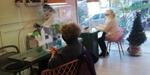 Ασταμάτητα δουλεύουν οι υπηρεσίες περιποίησης νυχιών 