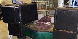 παλιό μαύρο έπιπλο