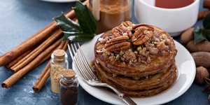 Pancakes σε λευκό πιάτο