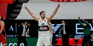 Ο Παπαπέτρου πανηγυρίζει στο Μιλάνο