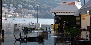 Πλημμύρισε το λιμάνι στη Σάμο μετά τον σεισμό της 30ης Οκτωβρίου