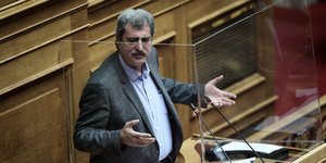 Ο Π. Πολάκης στο βήμα της Ολομέλειας