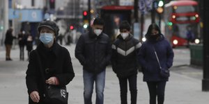 πολιτες κοκκινα λεωφορεία