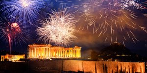 To iefimerida.gr σας εύχεται ένα χαρούμενο και ευτυχισμένο 2021!