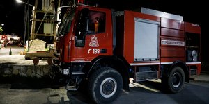 Διεκόπη η κυκλοφορία στην Αλεποχωρίου-Μεγάρων λόγω κατολίσθησης