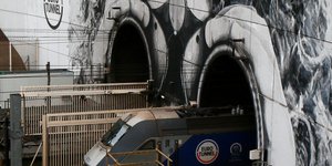 Το υπόγειο τούνελ που ενώνει τη Γαλλία με τη Βρετανία στο στενό της Μάγχης