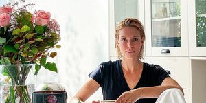 H Βίκυ Καγιά στην κουζίνα του σπιτιού της