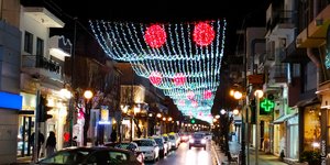 Στολίστηκε η Ξάνθη για τα Χριστούγεννα