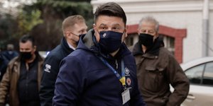 Ο Νίκος Χαρδαλιάς προσέρχεται σε σύσκεψη στην περιφέρεια Θεσσαλονίκης