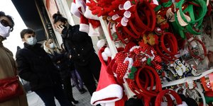 στεκες χριστουγεννιατικες