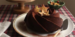 Κέικ στο τραπέζι 