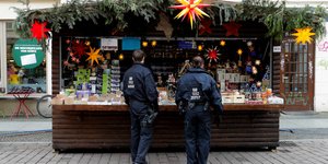 Υπαίθριος πάγκος σε ανοιχτή αγορά της Γερμανίας τα Χριστούγεννα