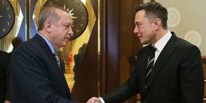 Ο Τούρκος πρόεδρος Ερντογάν και ο επικεφαλής της SpaceX Έλον Μασκ