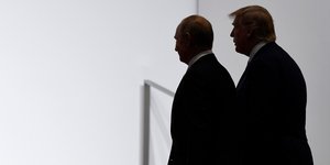 O πρόεδρος της Ρωσίας, Βλαντιμιρ Πούτιν και ο πρώην πρόεδρος των ΗΠΑ, Ντόναλντ Τραμπ