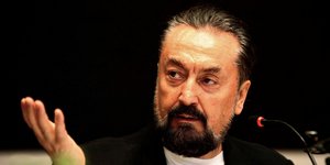 Ο τηλεκήρυκας από την Τουρκία Αντνάρ Οκτάρ