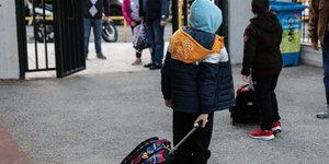 αγορι μπλε κουκουλα