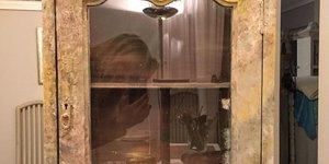 Γνωστή Ελληνίδα παρουσιάστρια παίρνει αντικείμενα από τα σκουπίδια και δημιουργεί αντικείμενα για το σπίτι