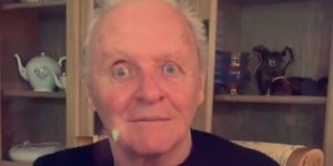 Ο Αντονι Χόπκινς σβήνει τα 83 του