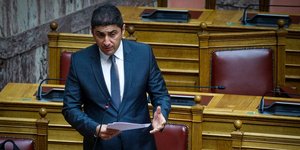 Ο Λευτέρης Αυγενάκης στη Βουλή