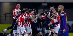 Οι παίκτες της Μπιλμπάο πανηγυρίζουν την κατάκτηση του Σούπερ Καπ
