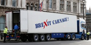 Φορτηγό με logo για το Brexit
