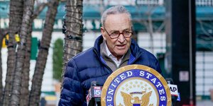 Ο Τσακ Σούμερ