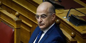 Δένδιας στην Ολομέλεια