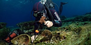 δυτης με σφυρι 