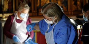 εμβολιασμοι εκκλησια 