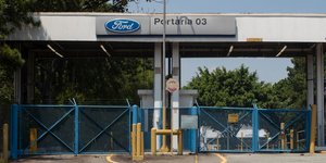 Είσοδος εργοστασίου της Ford