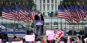 O Ραφαέλ Γουόρνοκ που κέρδισε τη θέση του Γερουσιαστή στις επαναληπτικές της Τζόρτζια