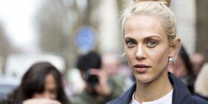 στιλάτη γυναίκα στην εβδομάδα μόδας