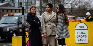 Γυναίκες στο δρόμο 