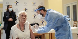 Kαθυστερήσεις στην άφιξη των εμβολίων