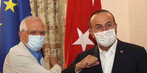 Ο Ζοζέπ Μπορέλ και ο Μεβλούτ Τσαβούσογλου