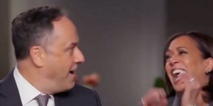 Καμάλα Χάρις Ντάγκλας Εμχοφ