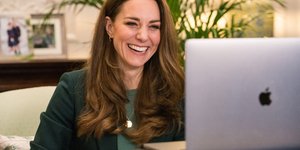 Κέιτ Μίντλετον με πράσινο σακάκι