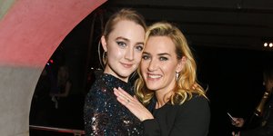 Η Σέρσα Ρόναν με την Κέιτ Γουίνσλετ