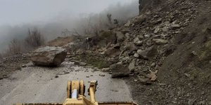 Κατολισθήσεις και καταπτώσεις στο οδικό δίκτυο της Περιφέρειας Ηπείρου από την πρόσφατη ραγδαία βροχόπτωση