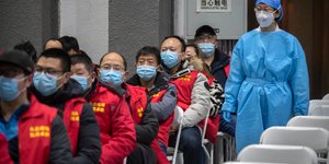 Κινέζοι στην ουρά