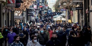 κορωνοϊός κόσμος στην Ερμού