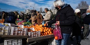 κοσμος παγκος με πορτοκαλια