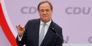 Ο Λάσετ μιλά στο Συνέδριο