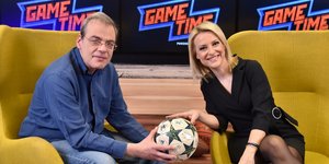 Ο γνωστός δημοσιογράφος αναλύει τους αγώνες του ελληνικού πρωταθλήματος και το ντέρμπι Άρσεναλ-Μάντσεστερ Γιουνάιτεντ