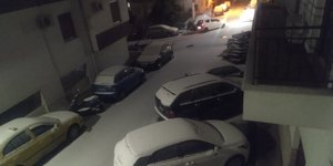 Χιονόπτωση σε δρόμο της Μυτιλήνης