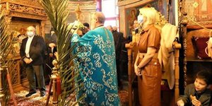 Κατερίνα Μονογυιού με καφε