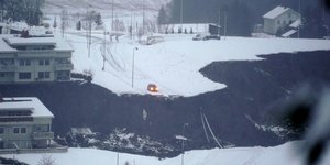 Νορβηγία: Οι διασώστες δεν χάνουν τις ελπίδες τους για τον εντοπισμό επιζώντων